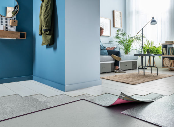 Podkład podłogowy. Jak dobrać podkład do rodzaju podłogi? Wykładzina, panele, deska, parkiet...