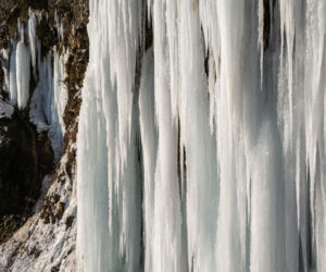 Na Podkarpaciu znów pojawiły się lodospady. Są określane cudem natury