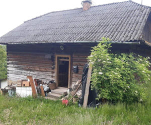 Remont drewnianej chaty w Tropiu (woj. małopolskie)