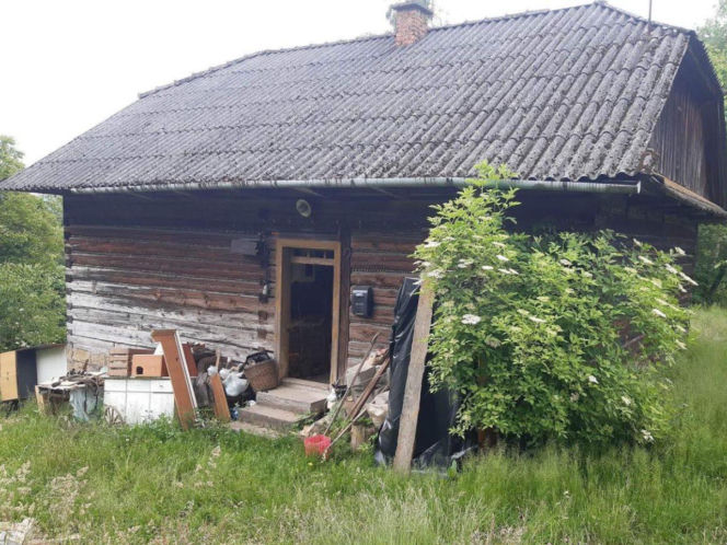 Remont drewnianej chaty w Tropiu (woj. małopolskie)