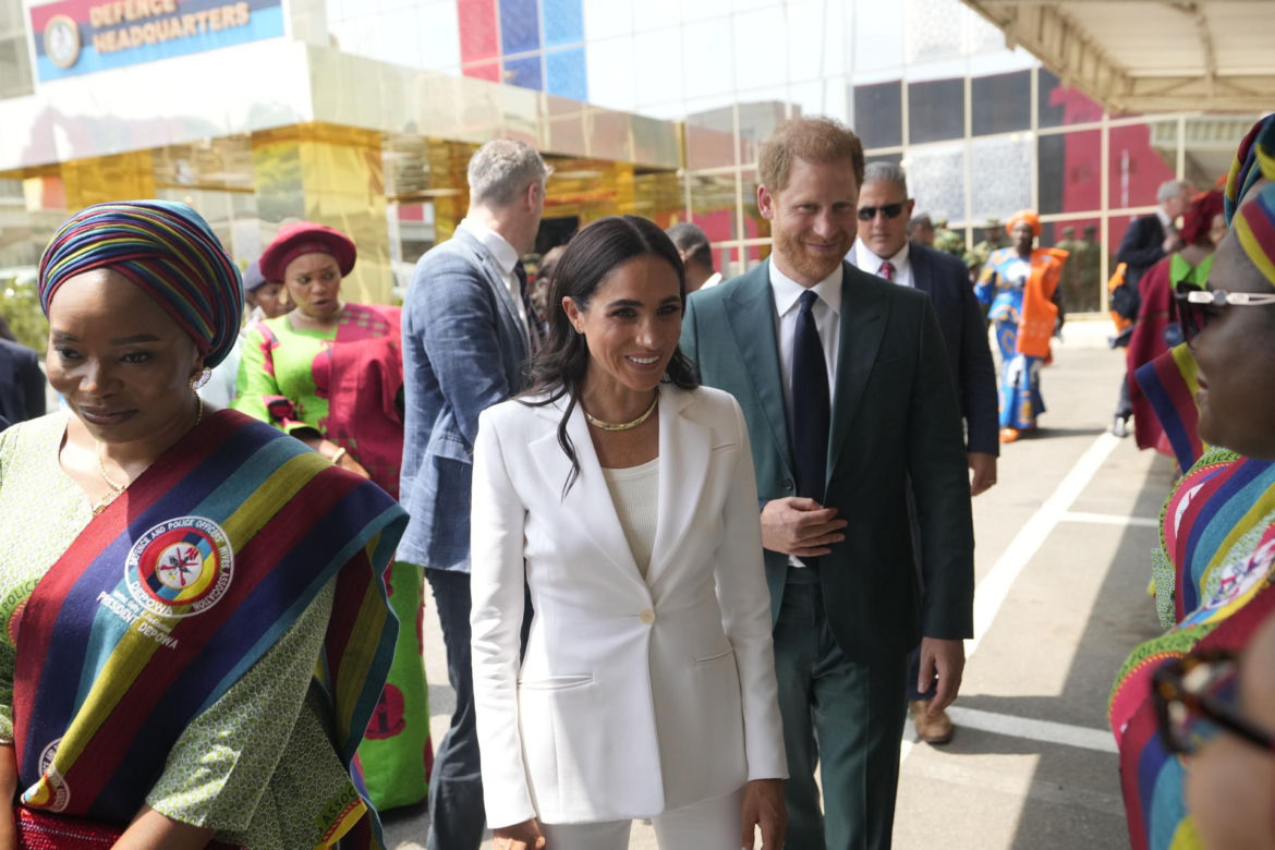 Szokujące portrety Meghan Marka i księcia Harry'ego! Domyśliłbyś się, że to oni?