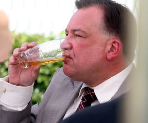  Struzik wyda pół miliona na wyżerkę