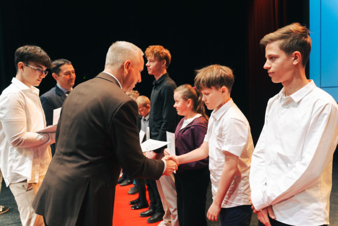 Najzdolniejsi uczniowie odebrali stypendia Prezydenta Miasta Siedlce