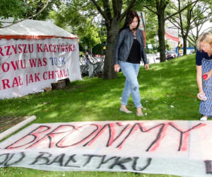 Protest pod sejmem przeciwko zmianom w sądownictwie