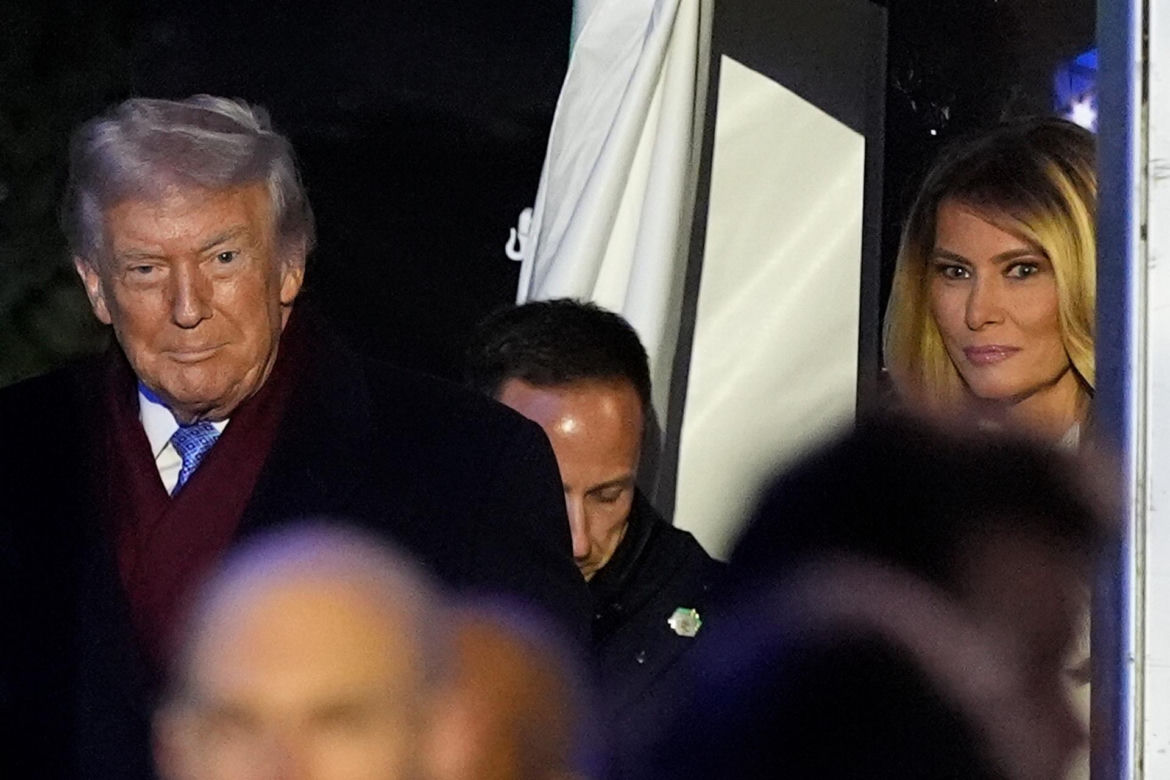 Melania Trump zapaliła choinkę przed Białym Domem! Podoba Ci się?
