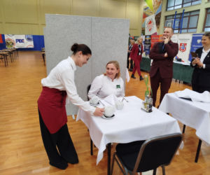 Już po raz ósmy w Siedlcach rywalizowali młodzi kelnerzy z całej Polski