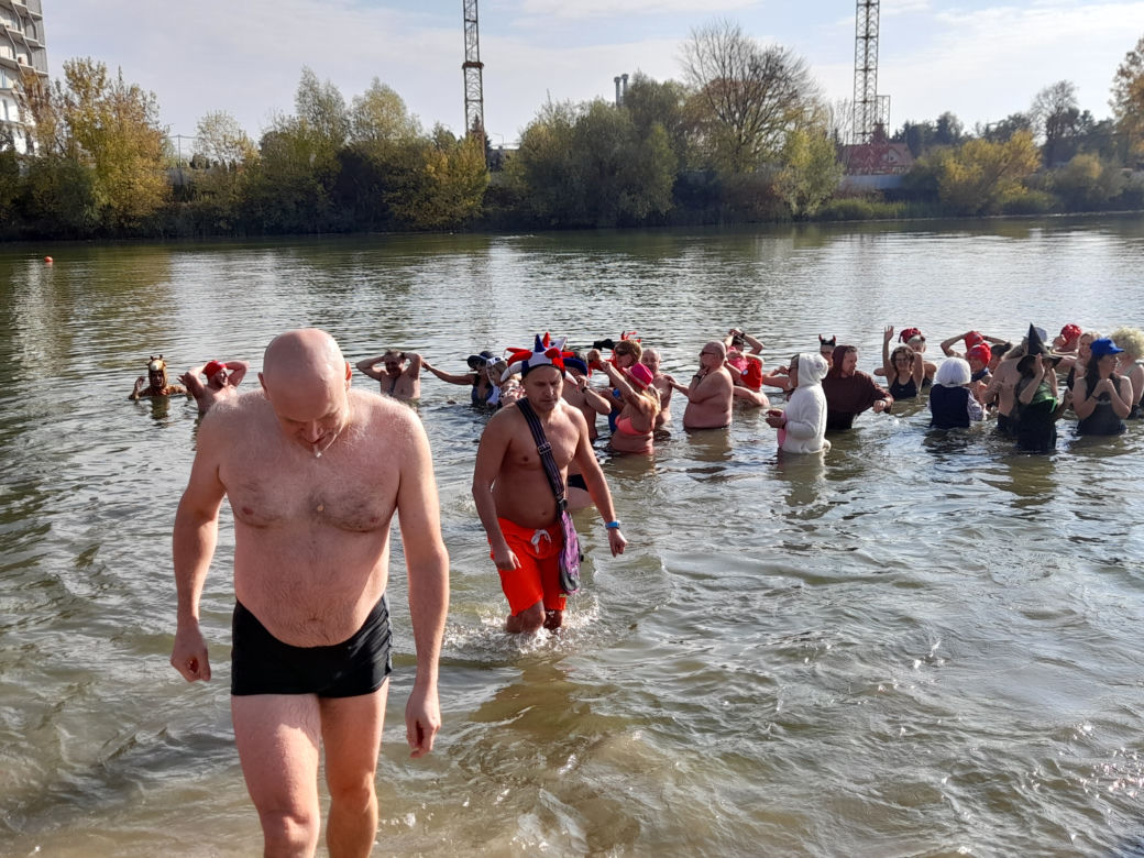 Rzeszowskie morsy z „Sopelka” rozpoczęły sezon. Zobaczcie zdjęcia! 