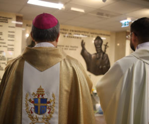 Bp Damian Muskus w Szpitalu im. św. Jana Pawła II w Krakowie: Serce naprawdę zdrowe to serce, które kocha