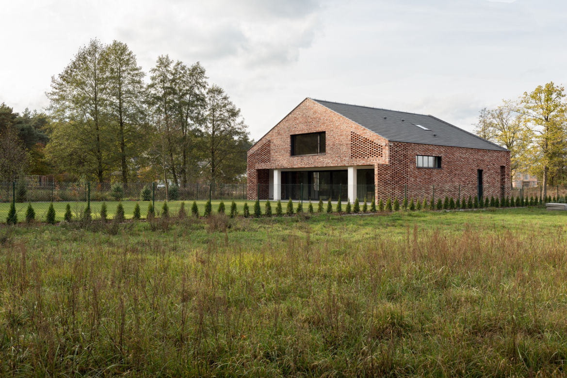 Dom ze starej stodoły projektu Wrzeszcz Architekci