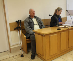 Pan Leszek wpadł pod tramwaj i stracił nogę. Walczy o rentę przed sądem