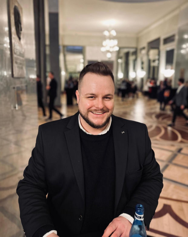 The Voice of Poland. Przez chorobę wstydził się śpiewać. Po 10 latach wraca odmieniony, by spełnić marzenia!