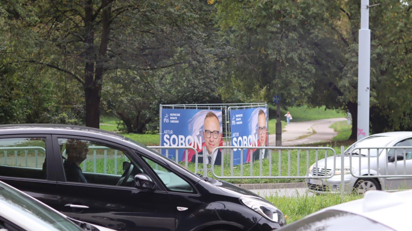 Wyborcze banery w Lublinie. Część jest już zniszczona [GALERIA]