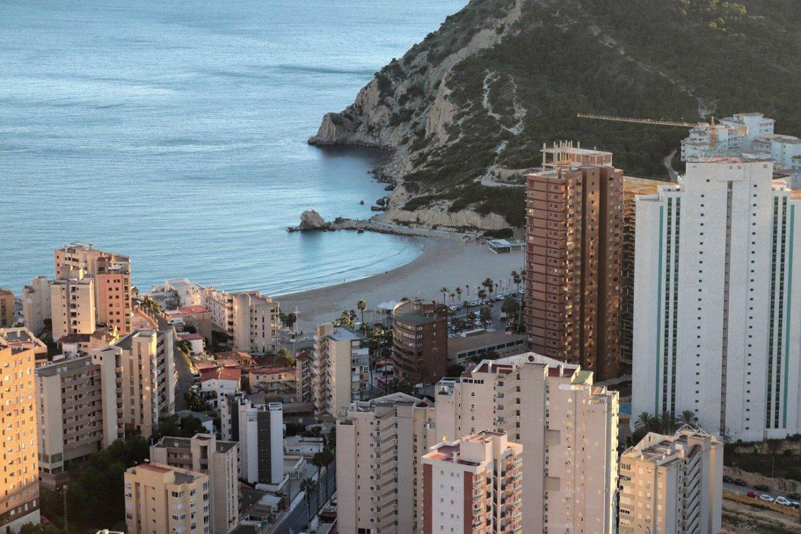 1. Hiszpania