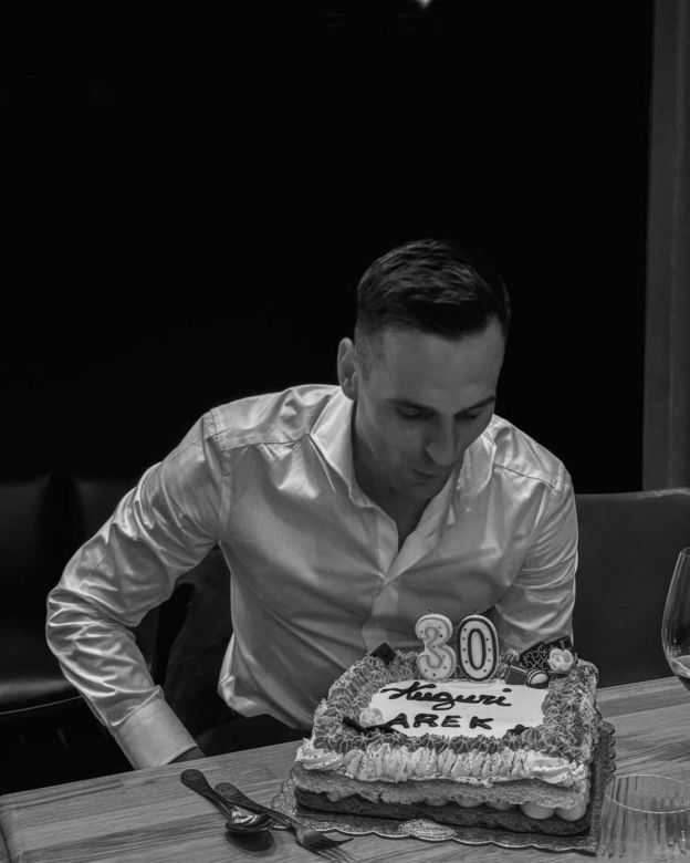 Arkadiusz Milik skończył 30 lat. Dostał wielką porcję motywacji na dalszą karierę, namiętne chwile z ukochaną
