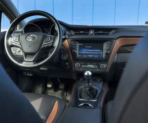Toyota Avensis 2.0 Valvematic 152 KM 6MT Premium
