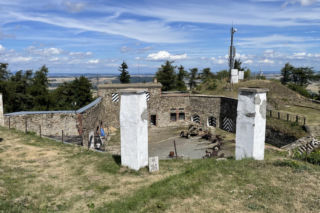Fort Spitzberg-Ostróg. Tutaj Niemcy więzili Unruga i Giertycha