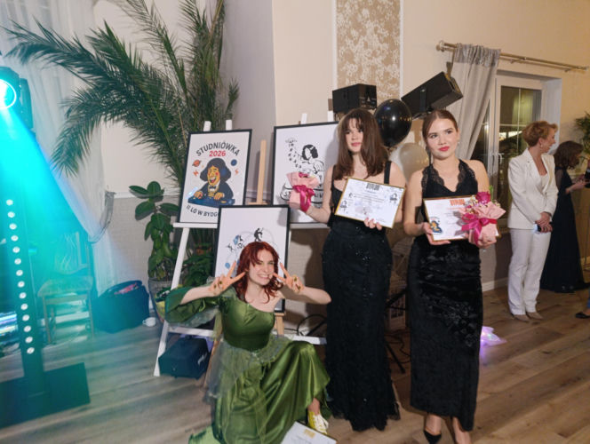Studniówka pełna blasku i emocji! Tak bawili się maturzyści II LO w Bydgoszczy [ZDJĘCIA]