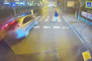 Pirat w Fordzie omal nie staranował pieszego na pasach