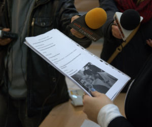 Nowi studenci poznawali miasteczko akademickie. Gra miejska z filmem w tle