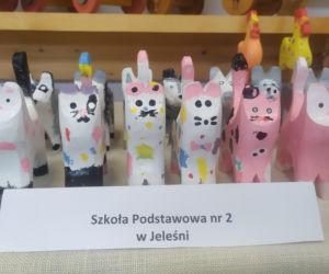 Wystawa  drewnianych zabawek w GOK Jeleśnia