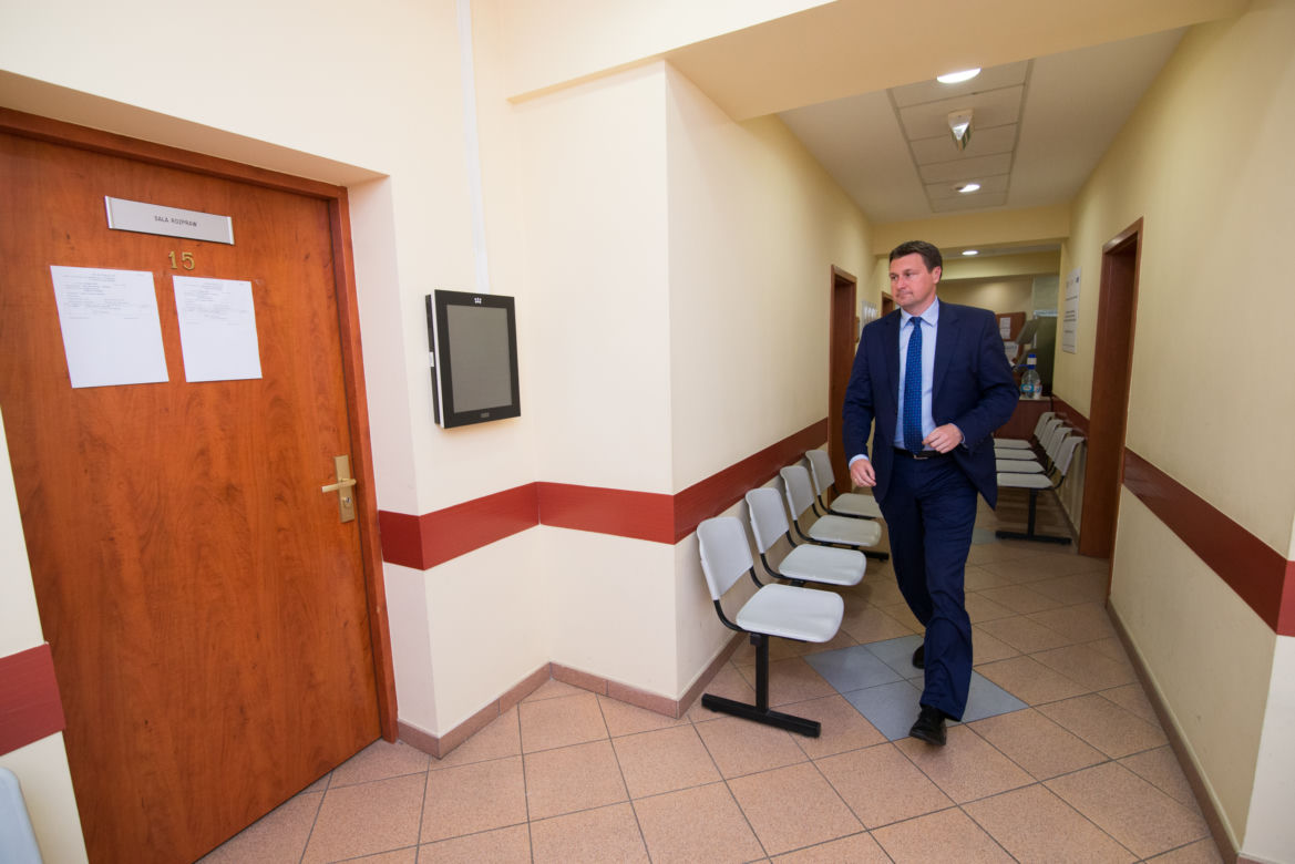 Niewierny poseł PiS będzie płacił 1000 zł na dzieci