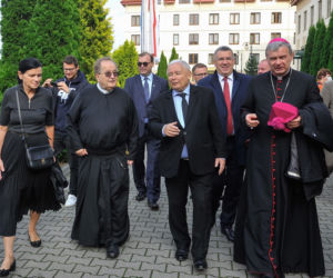 Ukłony dla Rydzyka, uśmiech dla Kaczyńskiego