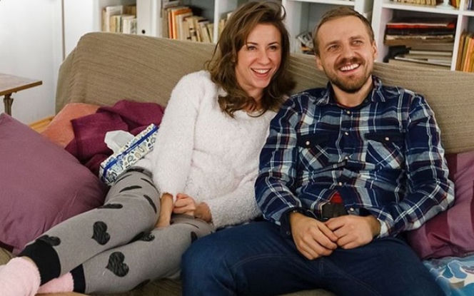 O mnie się nie martw 4 sezon odc. 4. Krzysiek Małecki (Paweł Domagała), Marta (Katarzyna Ankudowicz)