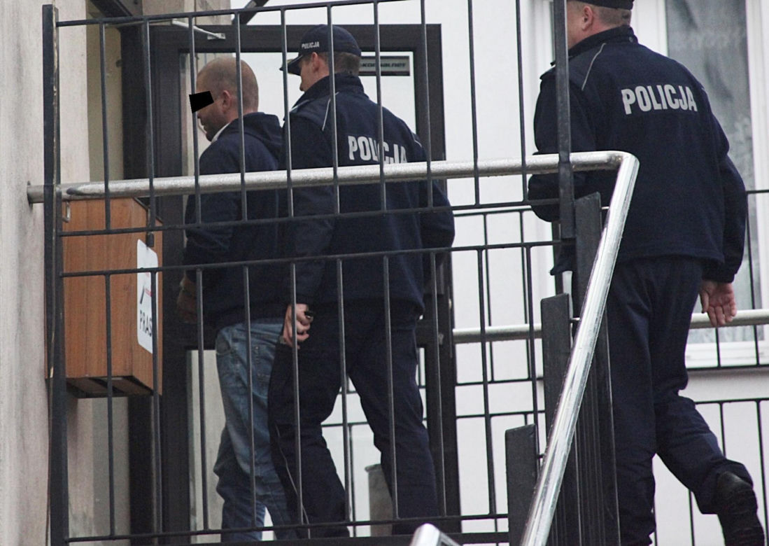 Bestialski mord w zaciszu mieszkania. Zakatował Zdzisława, bo upomniał się o czynsz