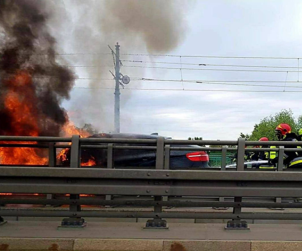 Pożar BMW na Moście Północnym