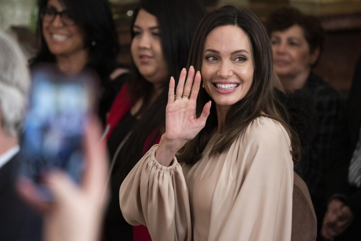 Angelina Jolie kończy 50 lat! Zobacz, jak się zmieniała