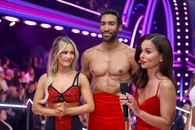 Gamou Fall i przepiekne tancerki w TzG