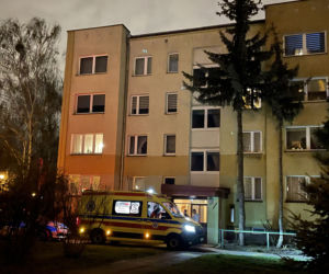 Sąsiedzi znaleźli zwłoki. Tragedia w bloku na Bemowie