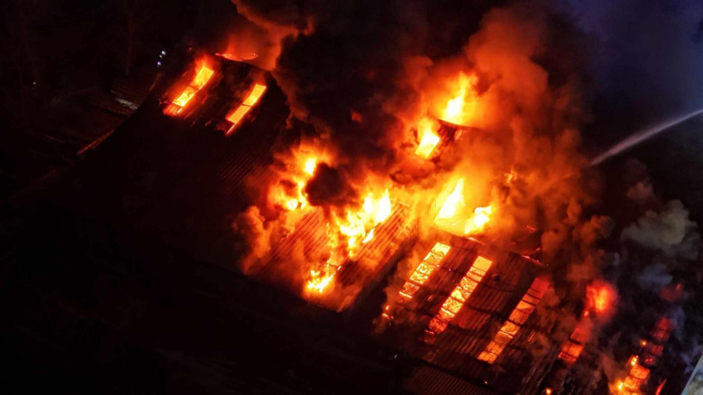Ogromny pożar na Białołęce. Czarna chmura nad Warszawą