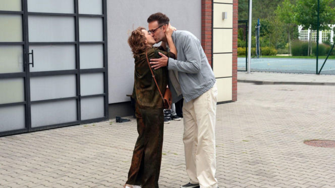 Barwy szczęścia, odc. 3324. Dorota Kujawiak (Karina Seweryn), Radomir (Łukasz Wójcik)