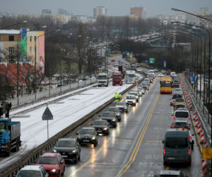 Slalom na Trasie Łazienkowskiej. Trwa remont wiaduktów