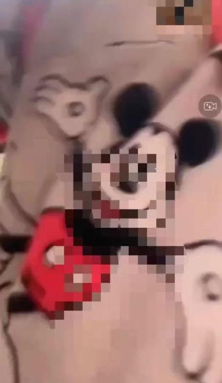 Szok! Matka znęca się na 4-letnim Erykiem i transmituje to na żywo na TikToku. "Mamy związane ręce"