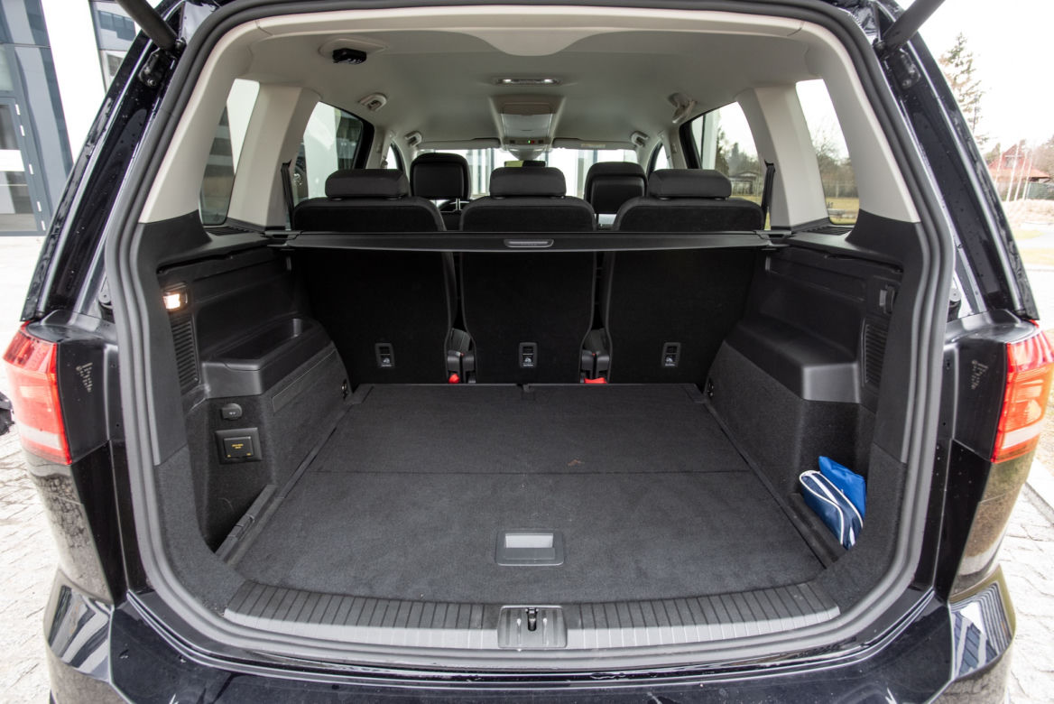 Volkswagen Touran Highline 2.0 TDI SCR 150 KM DSG