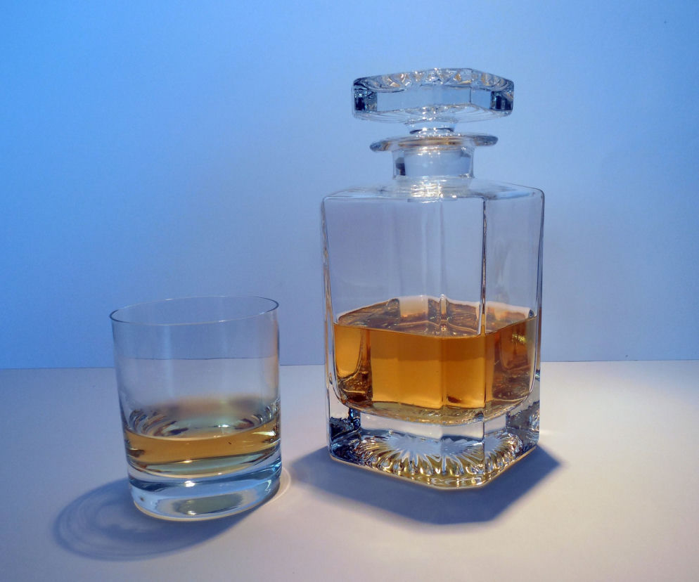 Obiecał funkcjonariuszom whisky