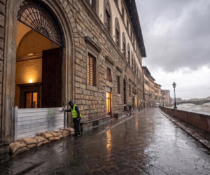 Obraz Caravaggia ocalał w Galerii Uffizi. Niezwykłe zabezpieczenie powstrzymało żywioł