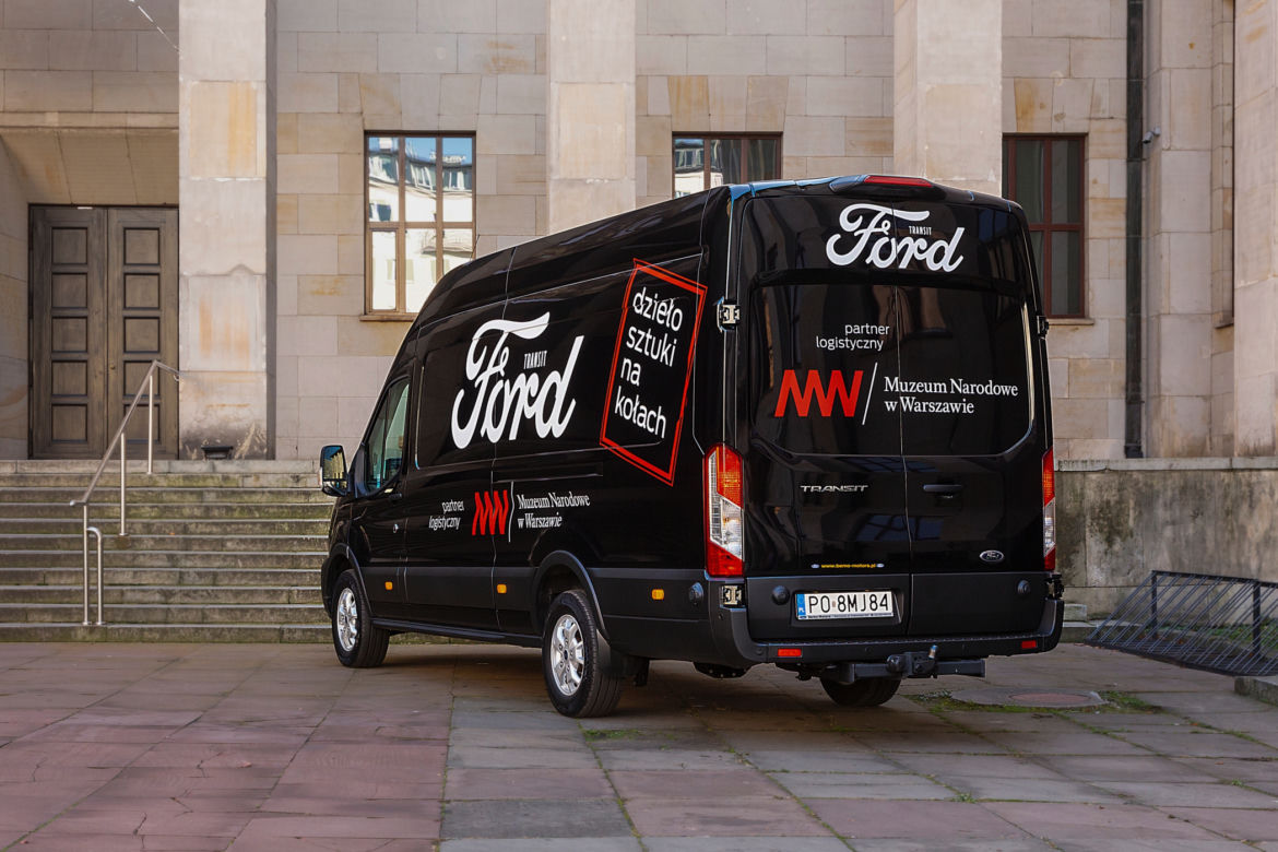 Ford Transit i Ford Tourneo Custom we flocie Muzeum Narodowego w Warszawie