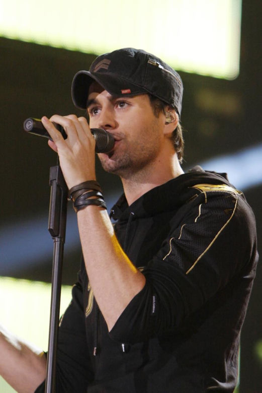 Enrique Iglesias kończy karierę! Zobacz jak się zmieniał!