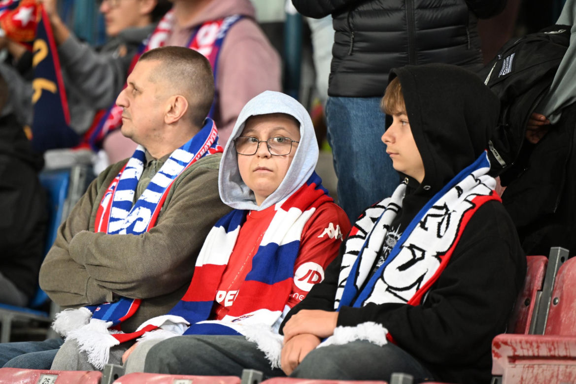 Wisła Kraków - Jagiellonia Białystok; Zdjęcia kibiców i zawodników z meczu 8. kolejki PKO BP Ekstraklasy