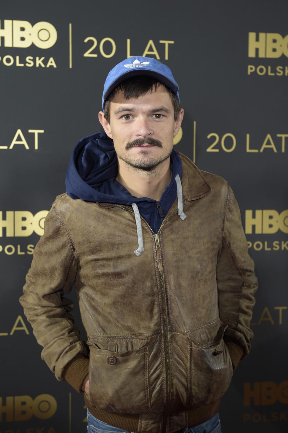 Dawid Ogrodnik kiedyś i dziś. Aktor-kameleon na przestrzeni lat przeszedł wielką metamorfozę