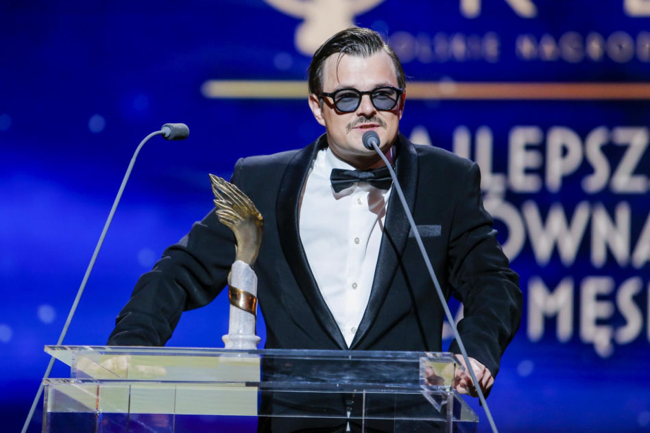 Dawid Ogrodnik kiedyś i dziś. Aktor-kameleon na przestrzeni lat przeszedł wielką metamorfozę
