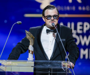 Dawid Ogrodnik kiedyś i dziś. Aktor-kameleon na przestrzeni lat przeszedł wielką metamorfozę