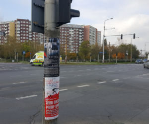 Wrocław jest pełen nielegalnie przyklejonych plakatów i ulotek