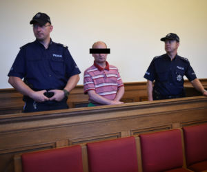 Polski Fritzl: za 20zł pozwalał gwałcić im żonę 