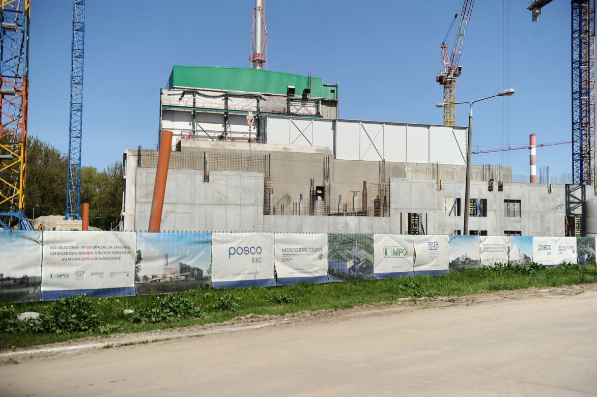 Śmierdzące ścieki ze spalarni odpadów wpadają do Kanału Bródnowskiego 