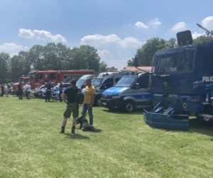 Śmigłowiec, mnóstwo policyjnego sprzętu, a także pokazy na wodzie! Impreza plenerowa dla dzieci w Niepruszewie