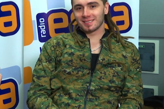 Kamil Bednarek w teledysku Poczuj luz. 5 powodów żeby niecierpliwie czekać! [VIDEO]